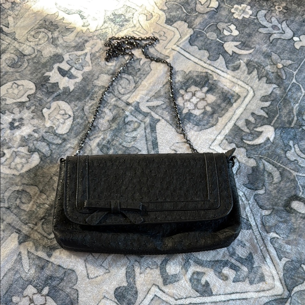 Urban Expressions Black Textured Bow Bag with Chain‎